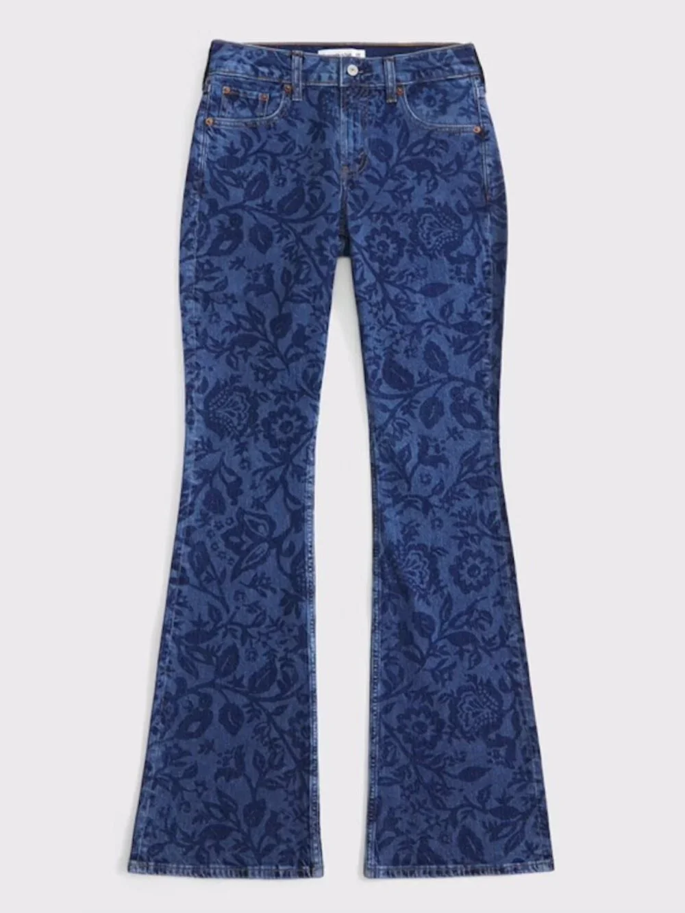 NWOT Mid Rise Bootcut Floral Print Jean - Picture 3 of 4